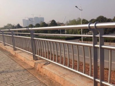 道路亞光不銹鋼復合管護欄 1.2m 灰色